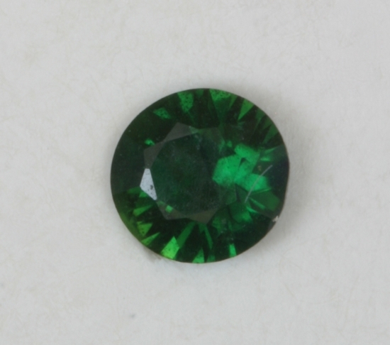 chrome tourmaline, green dot of color