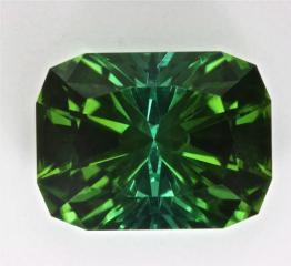 Outstanding dichroic green Barion cut, Afghanistan.