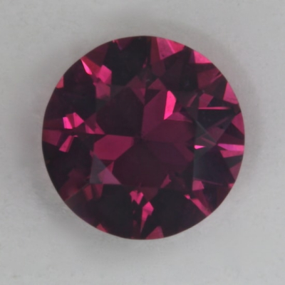 brilliant dark pink eye clean tourmaline gem
